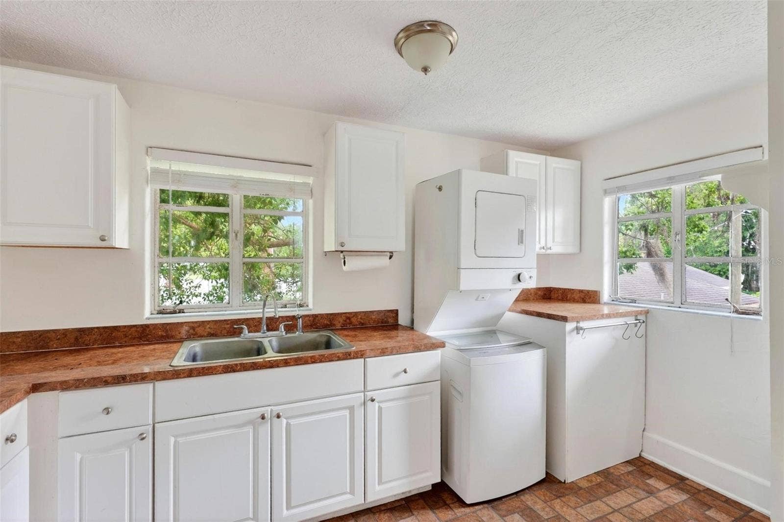 2nd floor-Kitchen/laundry
