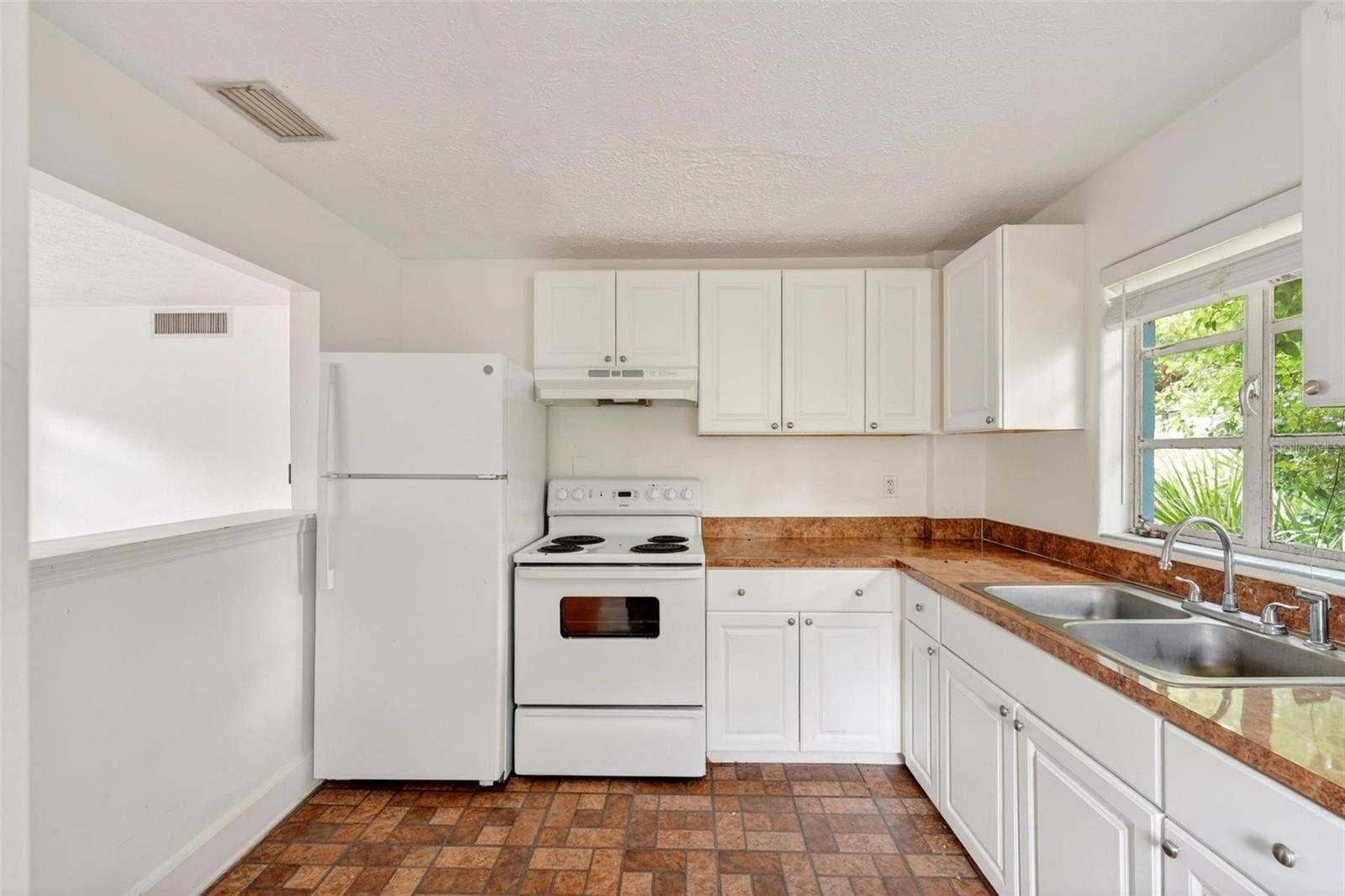 2nd floor-Kitchen