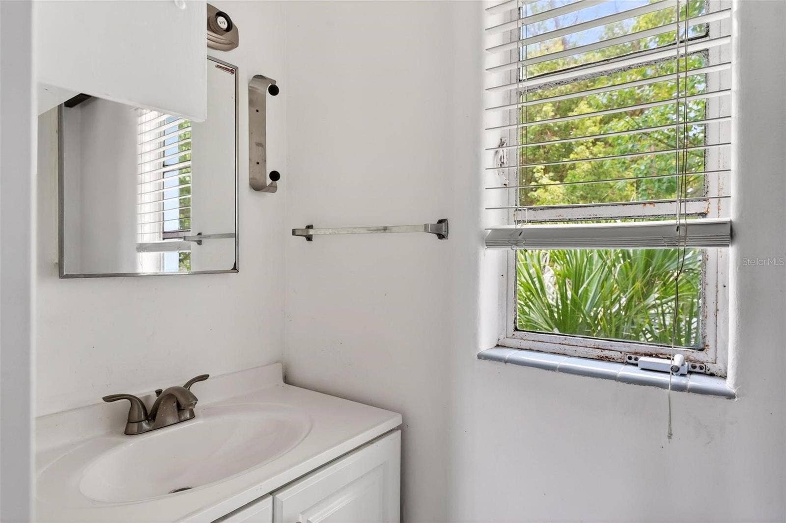 2nd floor-Bathroom