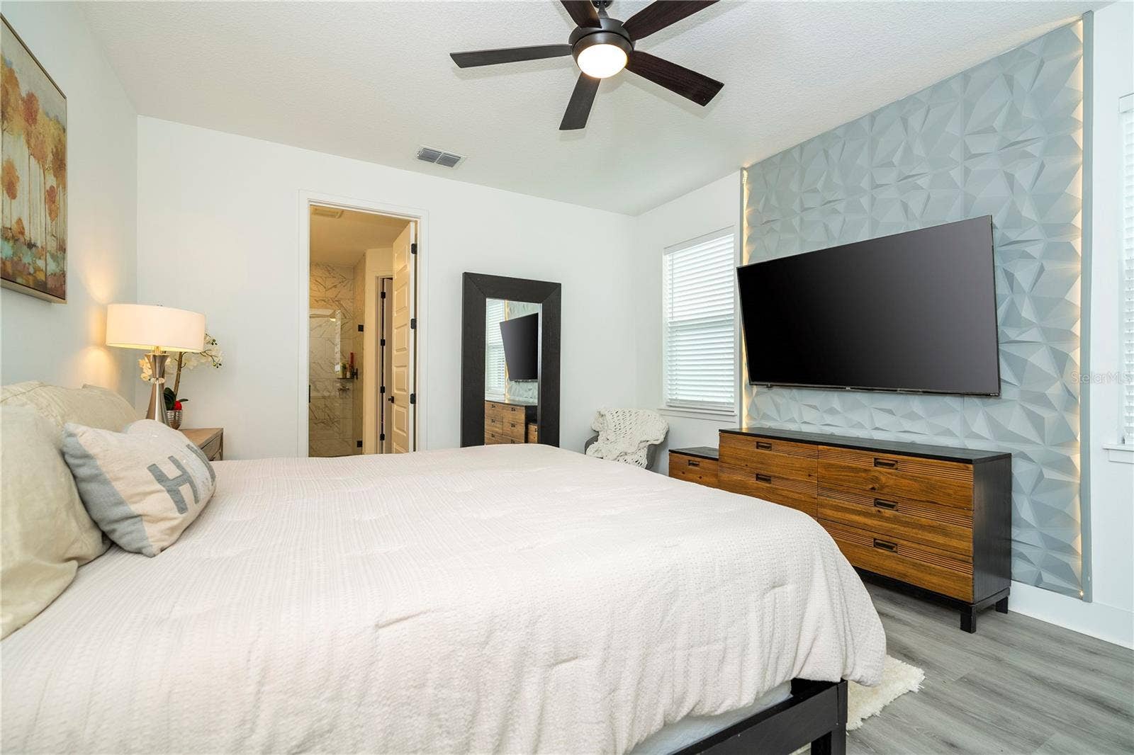 Master Suite 1st floor