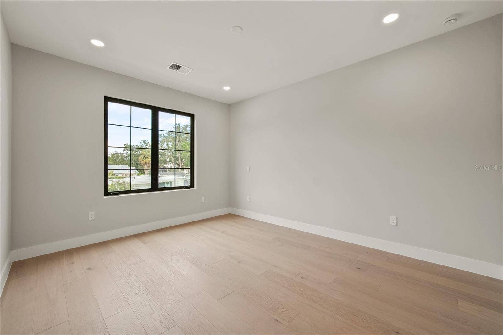 1326 W NEW HAMPSHIRE STREET, Orlando, FL 32804 1326 W NEW HAMPSHIRE STREET, Orlando, FL 32804