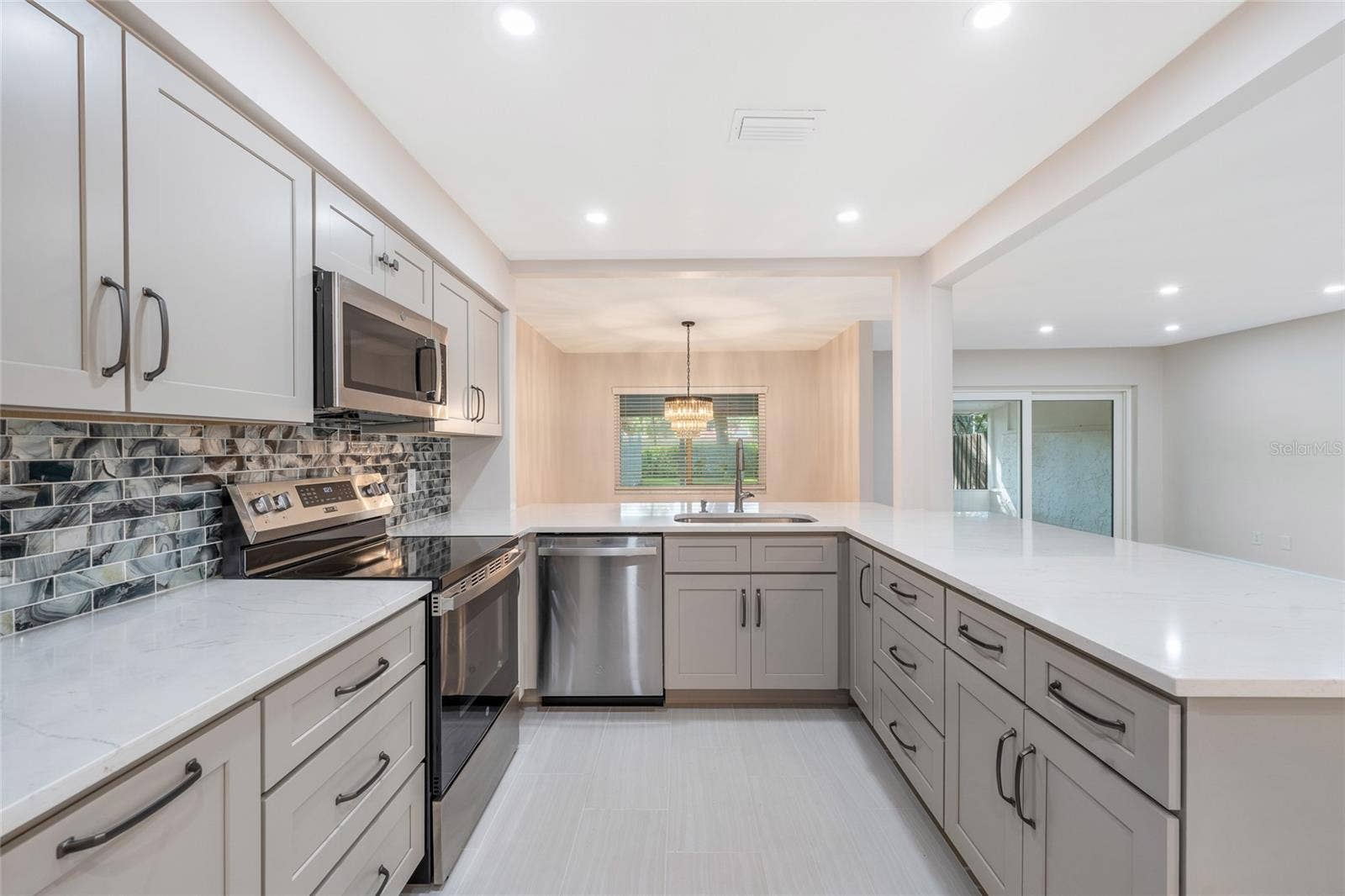 8137 CITRUS CHASE DRIVE, Orlando, FL 32836 8137 CITRUS CHASE DRIVE, Orlando, FL 32836
