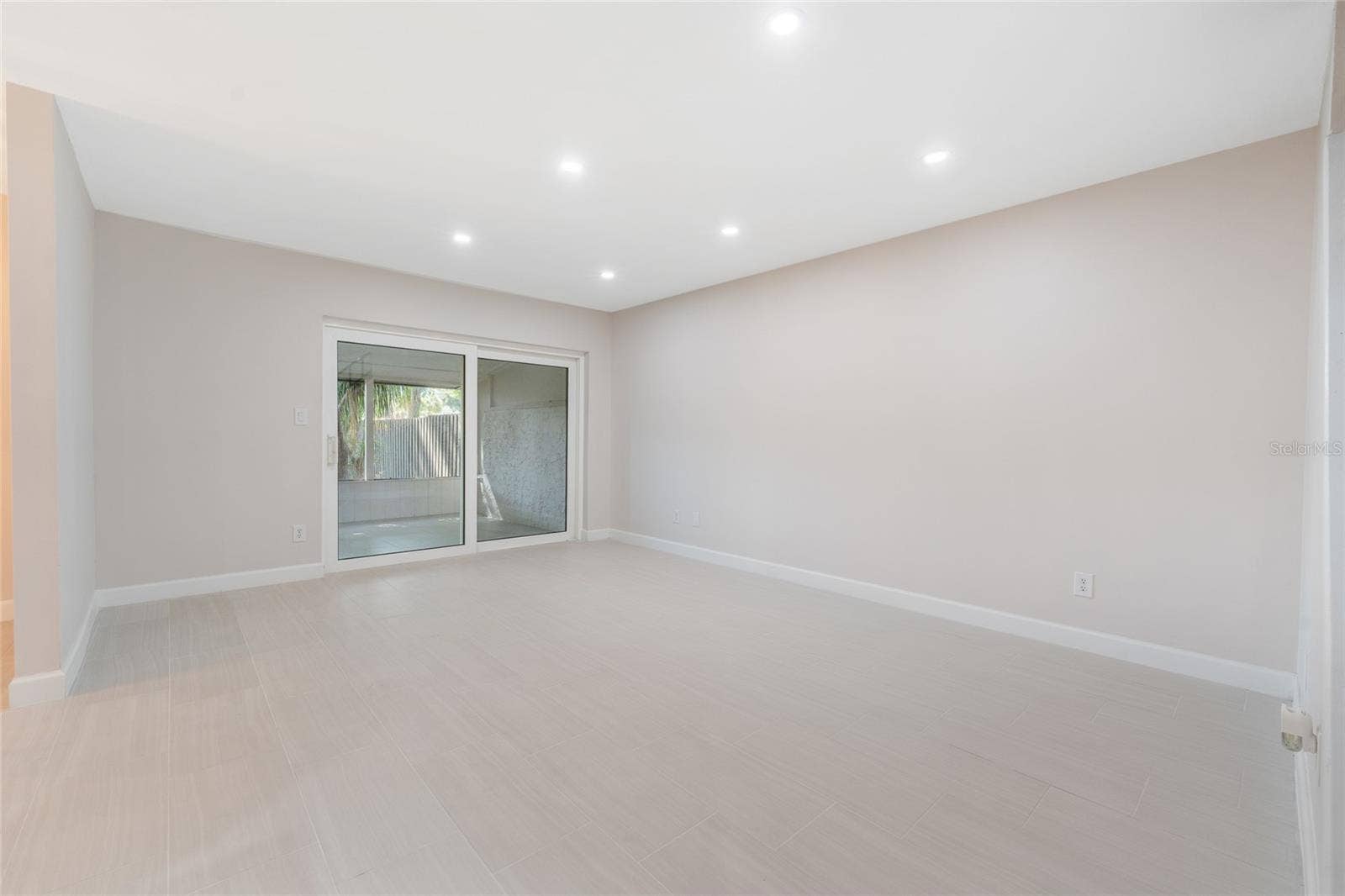 8137 CITRUS CHASE DRIVE, Orlando, FL 32836 8137 CITRUS CHASE DRIVE, Orlando, FL 32836