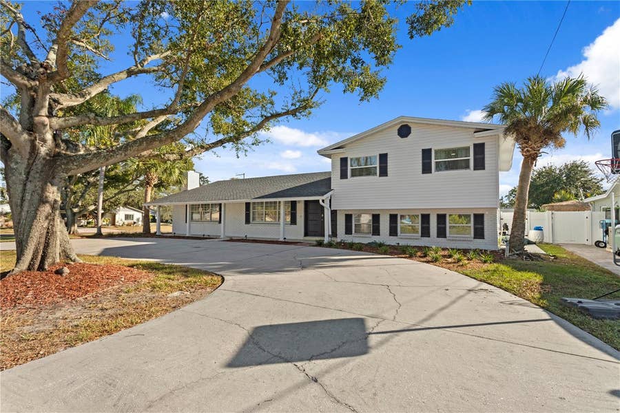 Property photo for 8702 ELMWOOD LANE, Tampa, FL