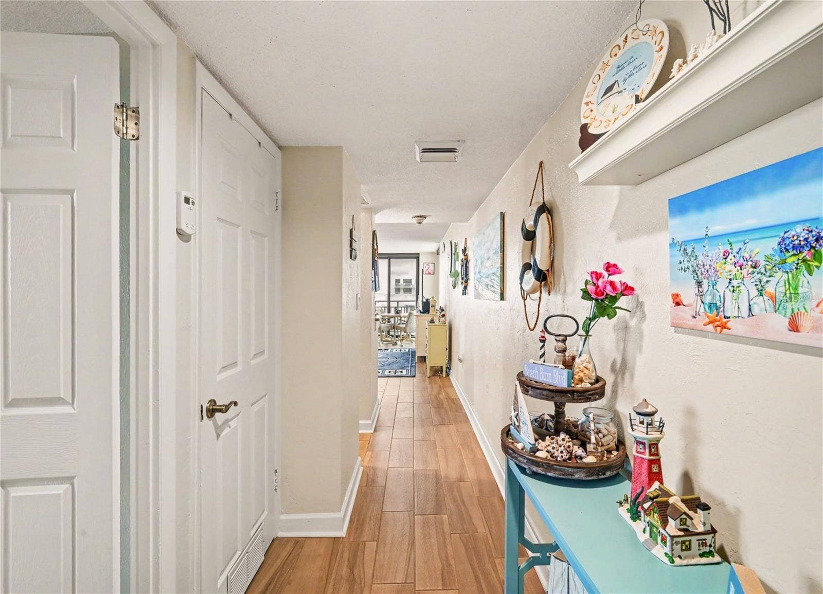 Foyer - Home is completely furnished.