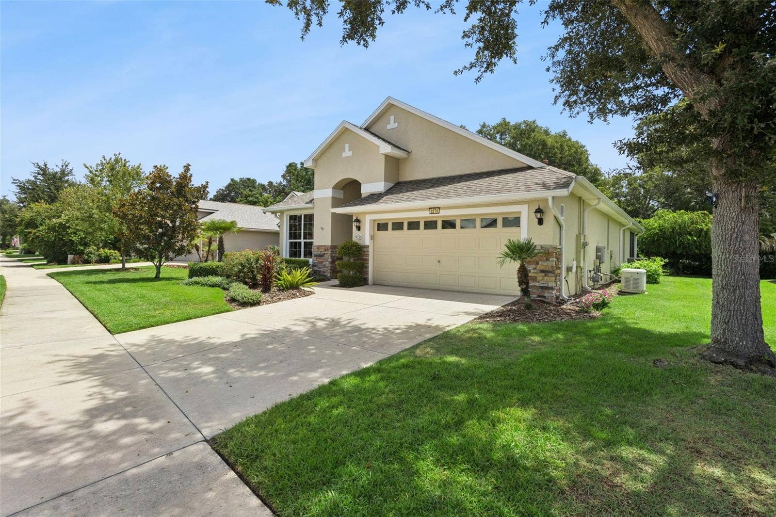 8270 BRIDGEPORT BAY CIRCLE, Mount Dora, FL 32757 8270 BRIDGEPORT BAY CIRCLE, Mount Dora, FL 32757