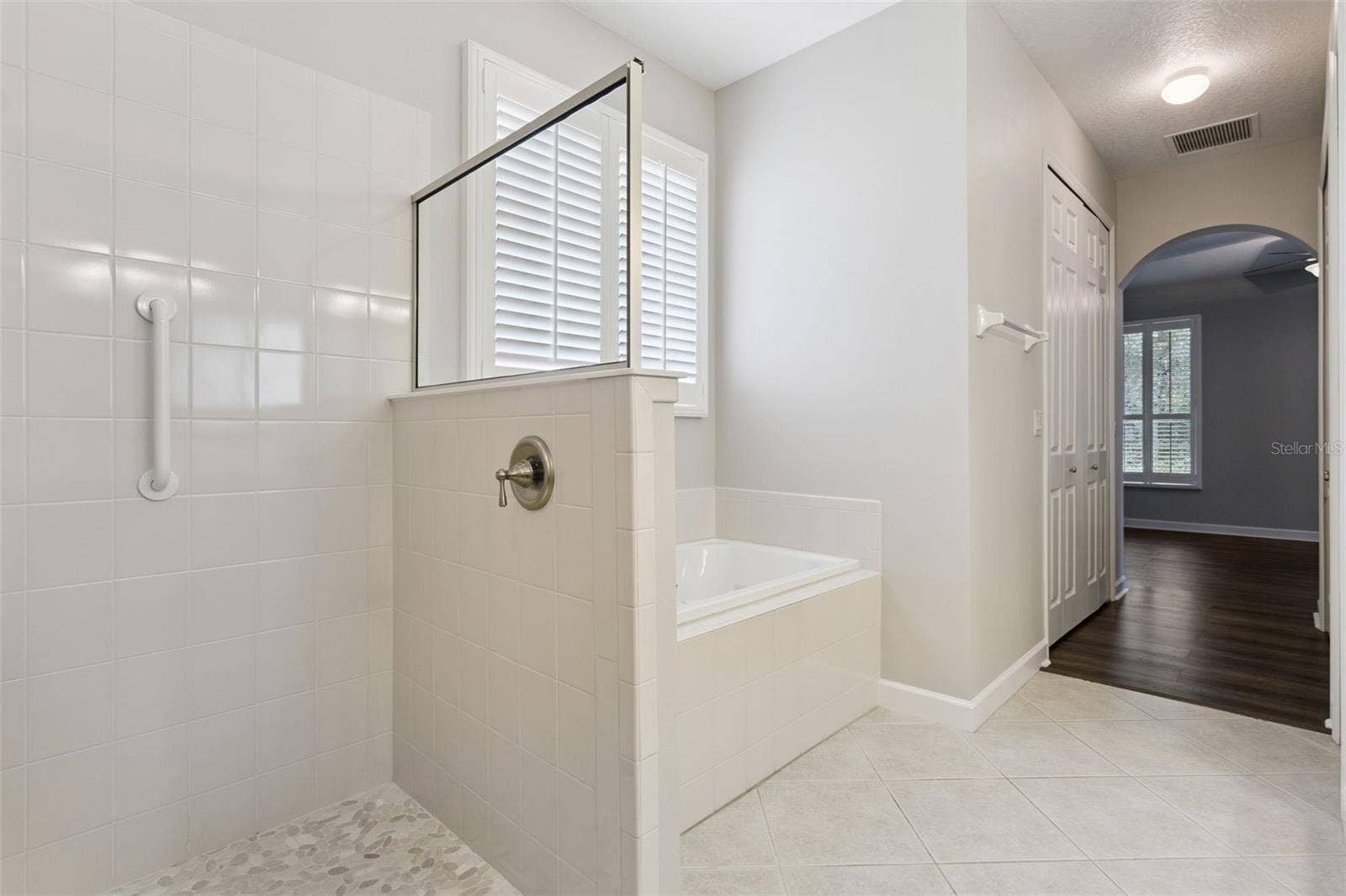 8270 BRIDGEPORT BAY CIRCLE, Mount Dora, FL 32757 8270 BRIDGEPORT BAY CIRCLE, Mount Dora, FL 32757