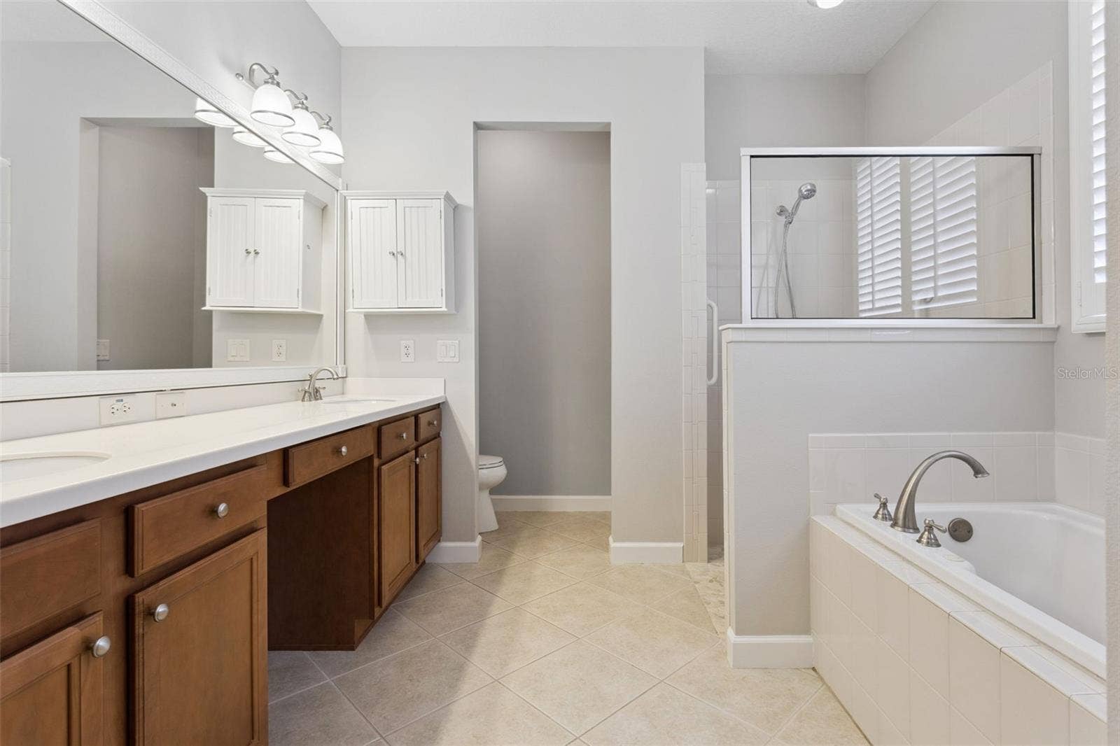 8270 BRIDGEPORT BAY CIRCLE, Mount Dora, FL 32757 8270 BRIDGEPORT BAY CIRCLE, Mount Dora, FL 32757