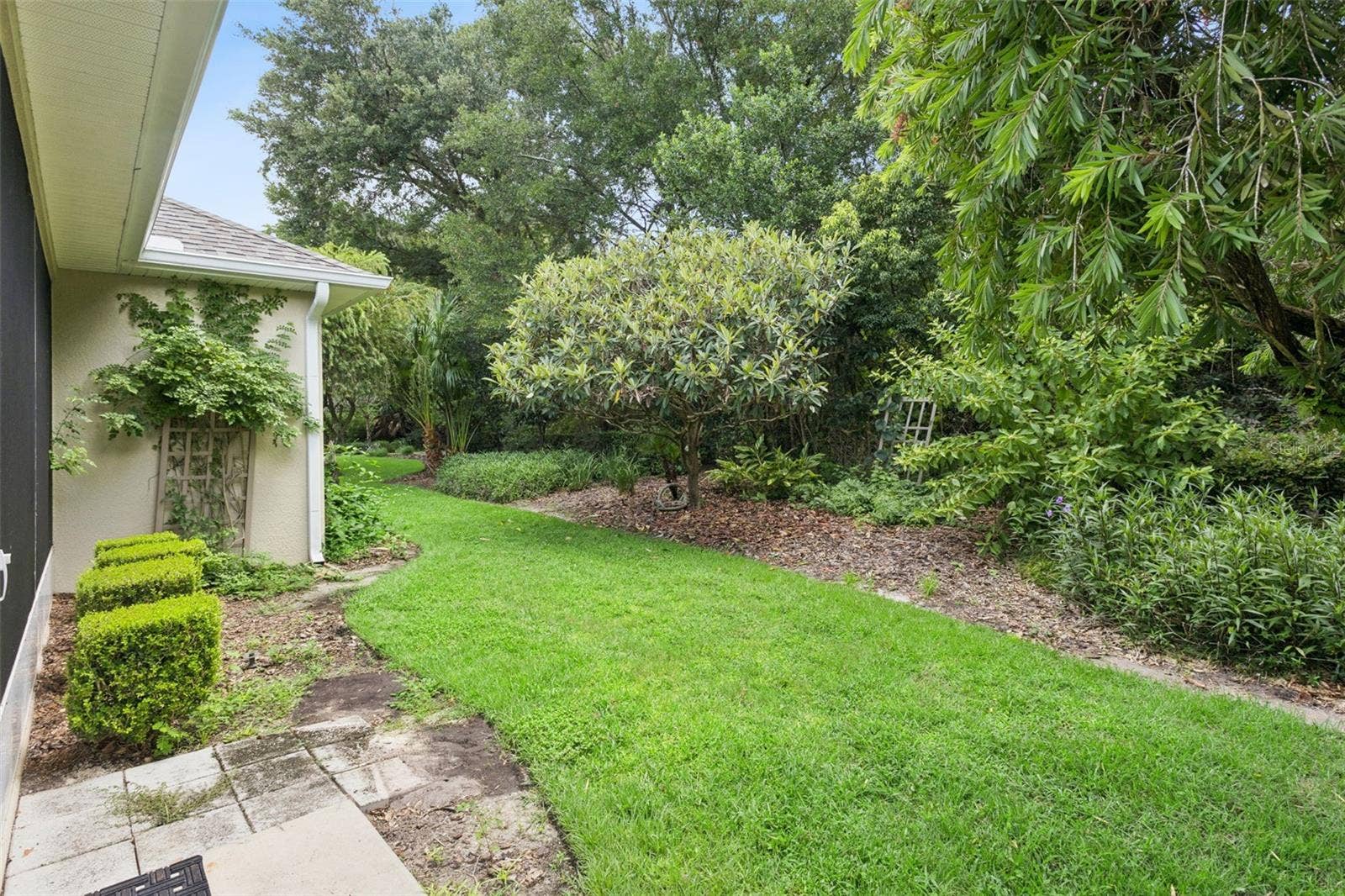 8270 BRIDGEPORT BAY CIRCLE, Mount Dora, FL 32757 8270 BRIDGEPORT BAY CIRCLE, Mount Dora, FL 32757