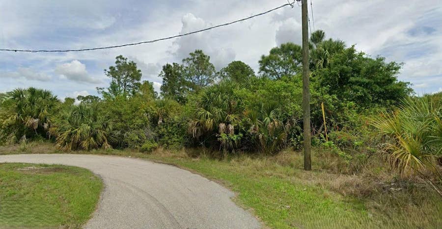 Property photo for DALEWOOD CIRCLE, North Port, FL