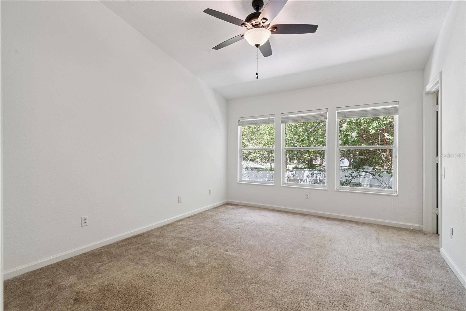 6887 SPERONE STREET, Orlando, FL 32819 6887 SPERONE STREET, Orlando, FL 32819