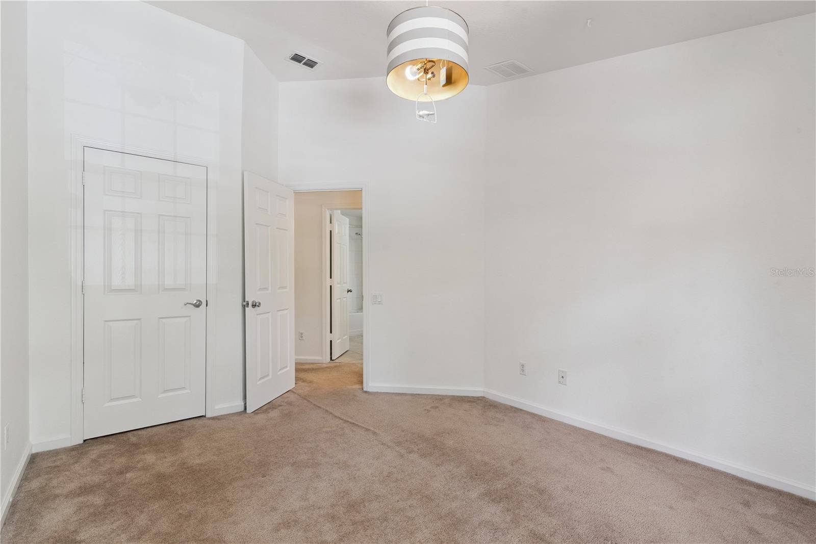 6887 SPERONE STREET, Orlando, FL 32819 6887 SPERONE STREET, Orlando, FL 32819