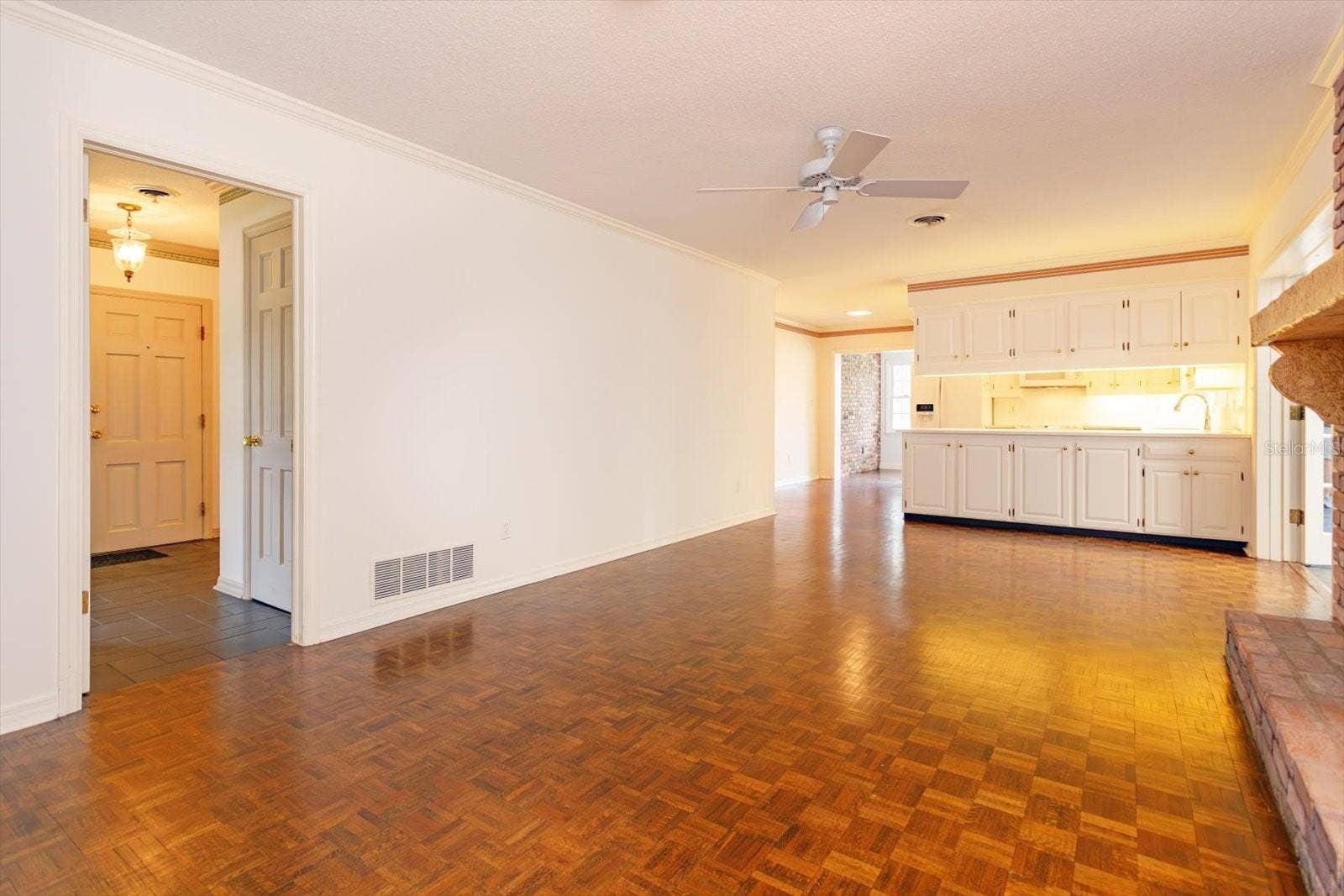 5019 GRAN LAC AVENUE, Orlando, FL 32812 Family Room