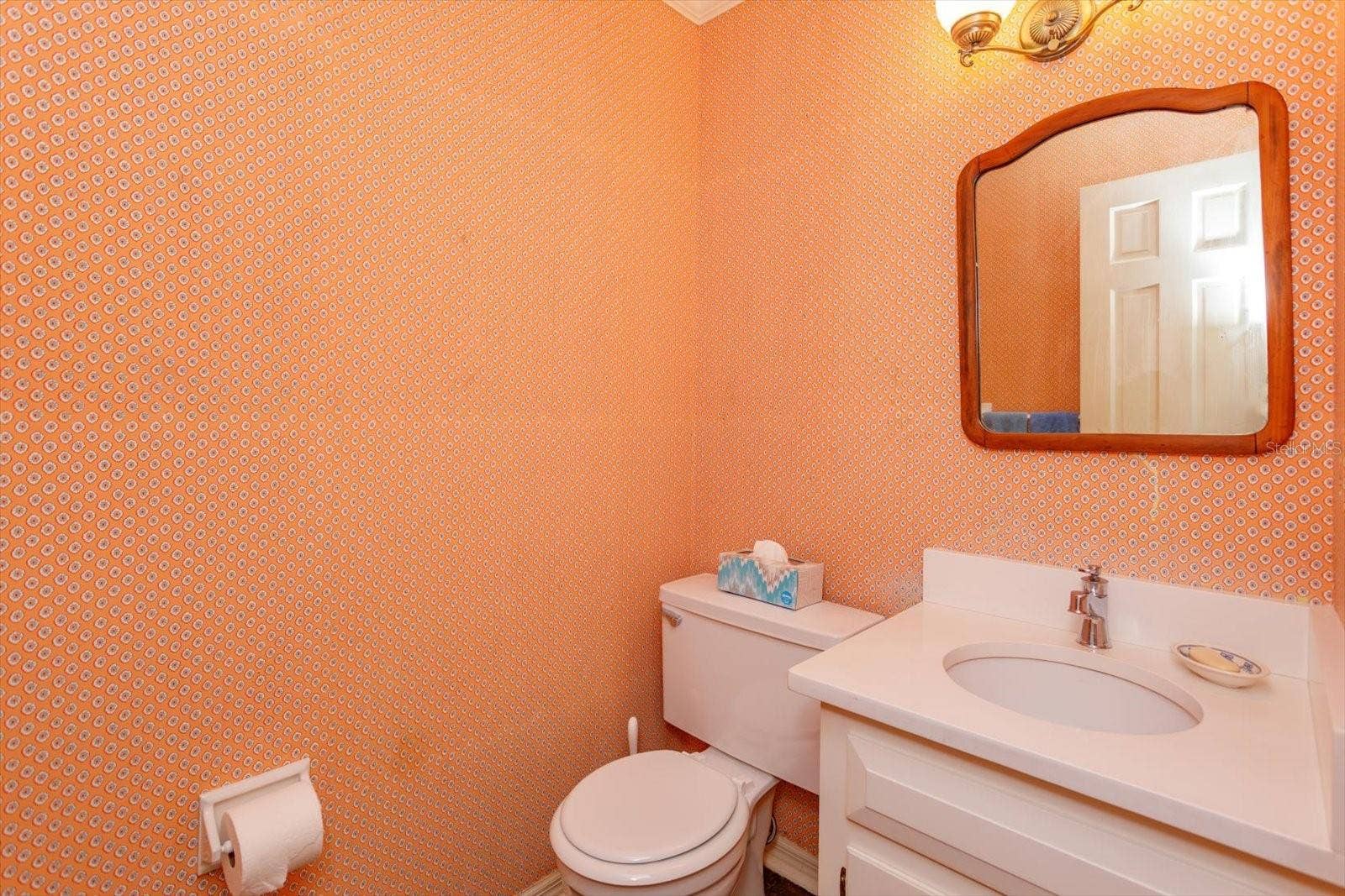 5019 GRAN LAC AVENUE, Orlando, FL 32812 1/2 Bath off Kitchen