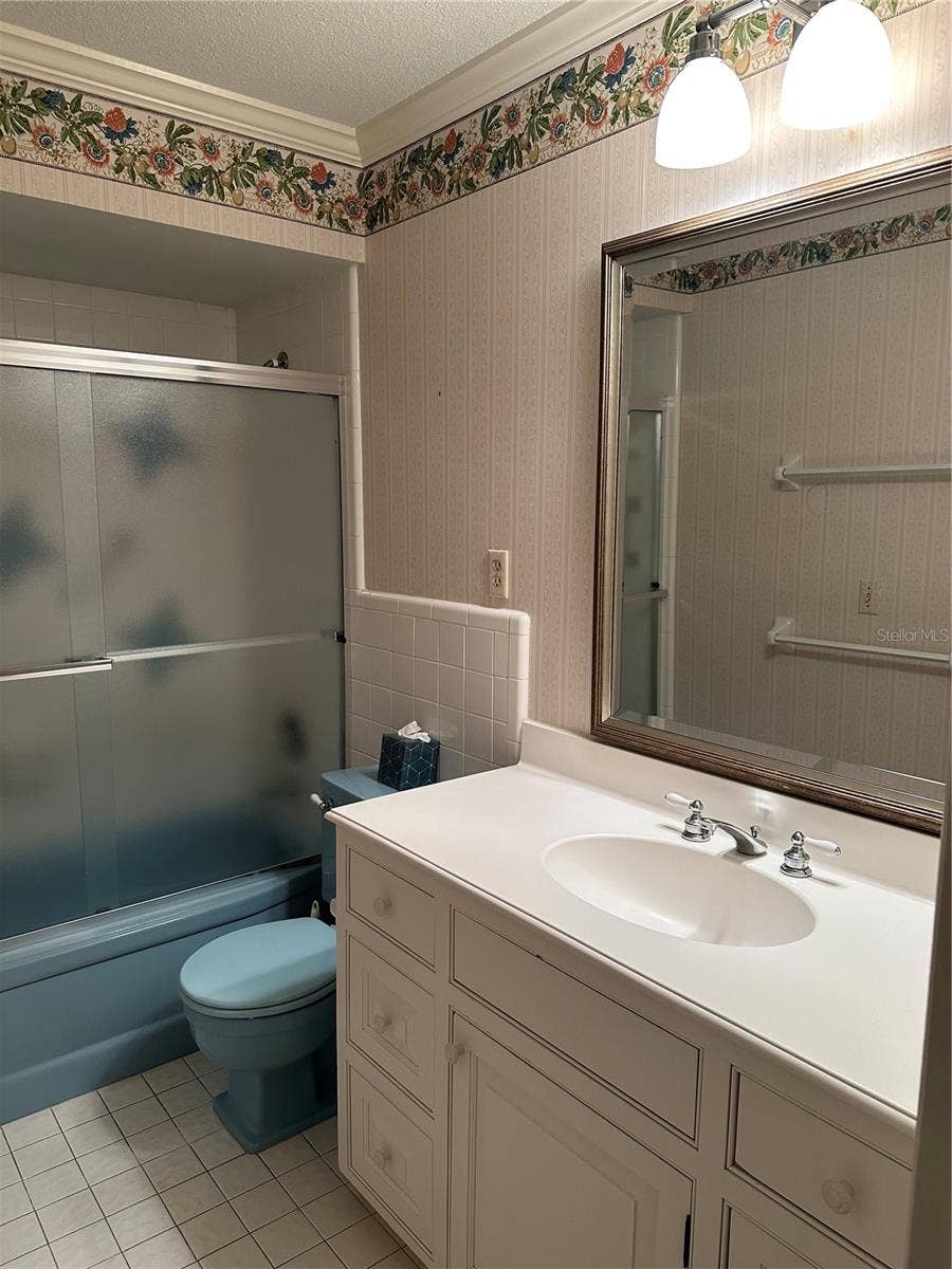 5019 GRAN LAC AVENUE, Orlando, FL 32812 Hall Bathroom