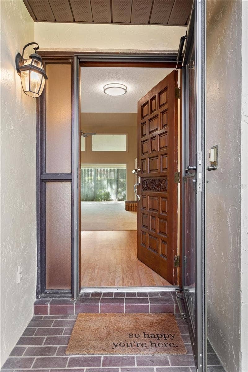 179 GOLF CLUB DRIVE, Longwood, FL 32779 Covered entry