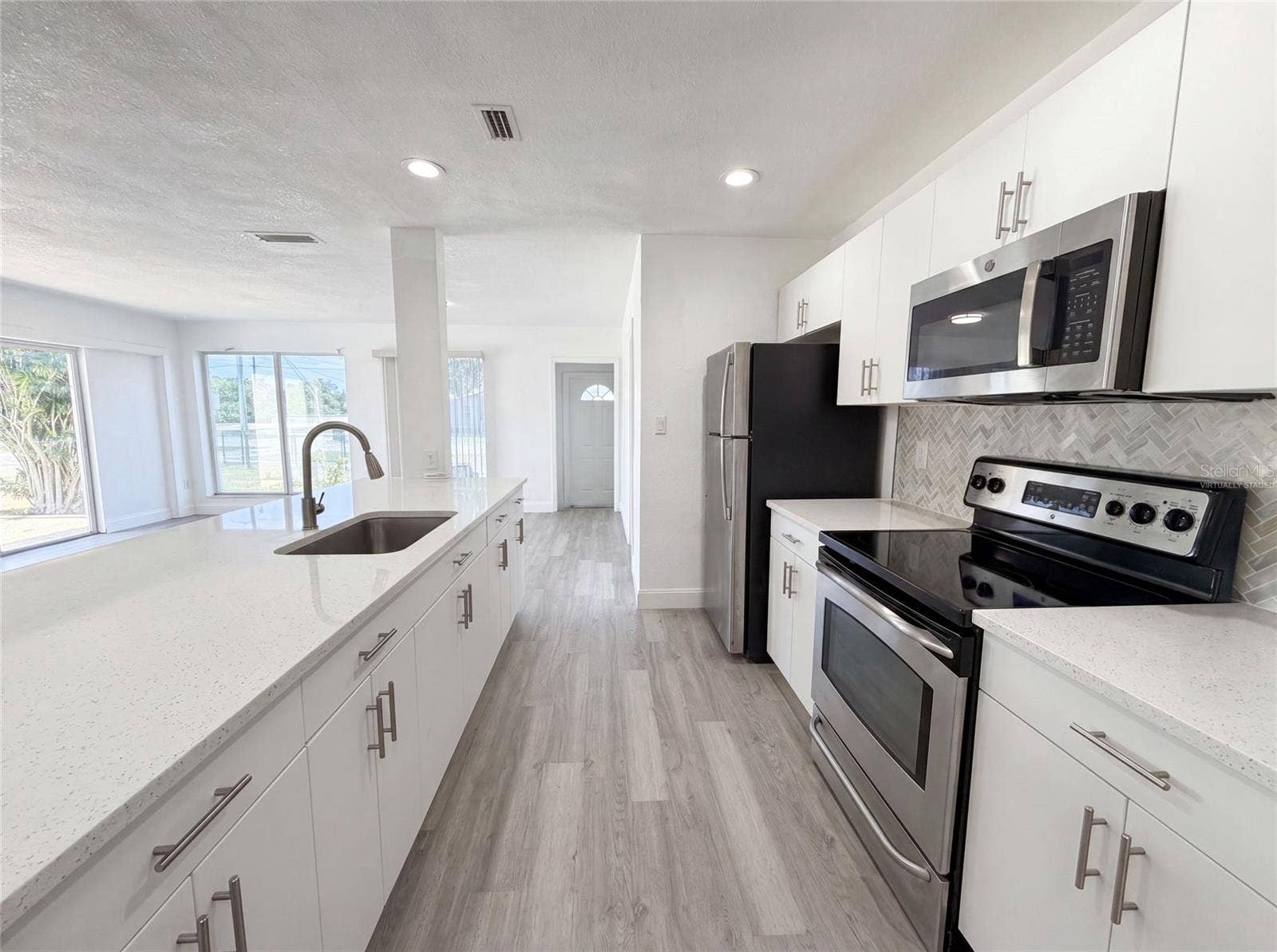 21530 GLENDALE AVENUE, Port Charlotte, FL 33952 Virtually Staged