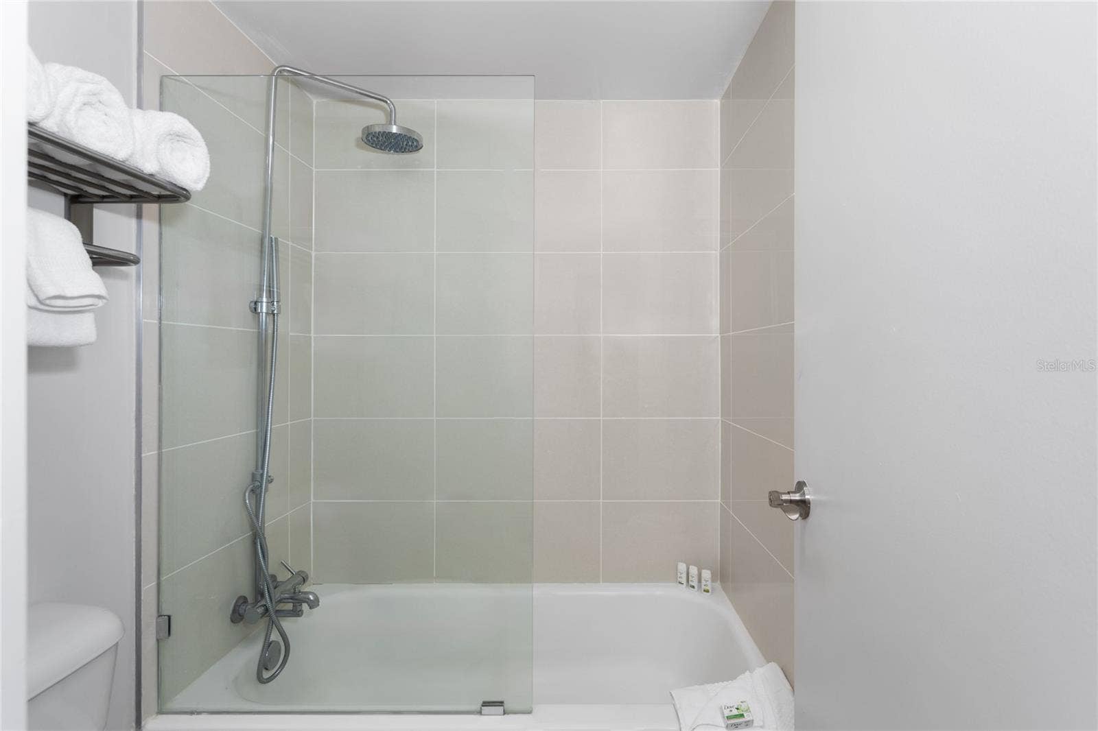 5367 W IRLO BRONSON MEMORIAL HIGHWAY, #2-214, Kissimmee, FL 34746 Bathroom