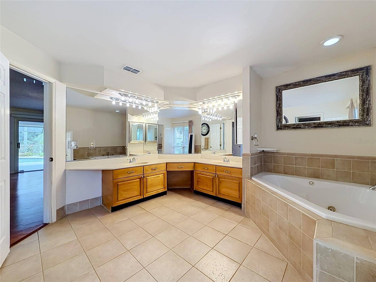 5427 SAGO PALM COURT, Orlando, FL 32819 5427 SAGO PALM COURT, Orlando, FL 32819