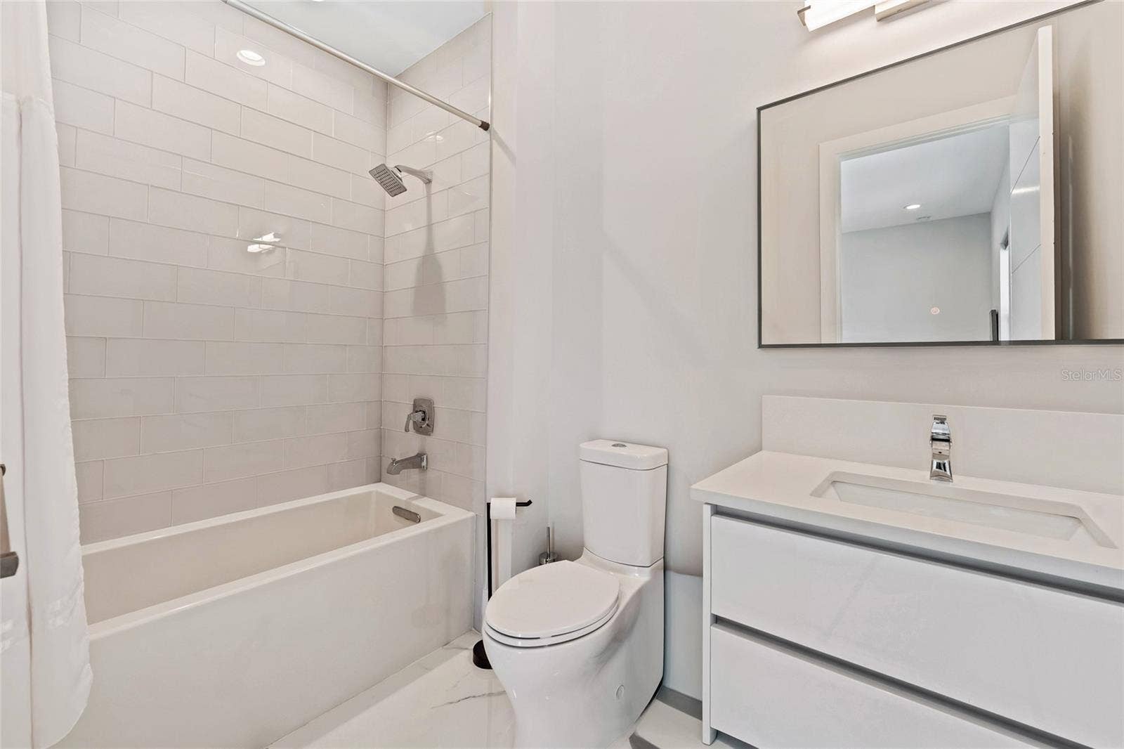 6159 HARBOUR TOWN COURT, Orlando, FL 32819 6159 HARBOUR TOWN COURT, Orlando, FL 32819