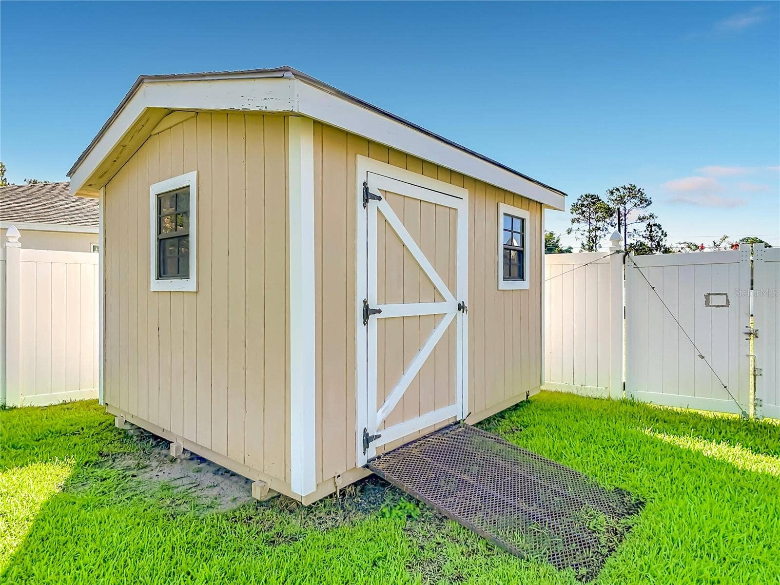 1 EASTMOOR LANE, Palm Coast, FL 32164