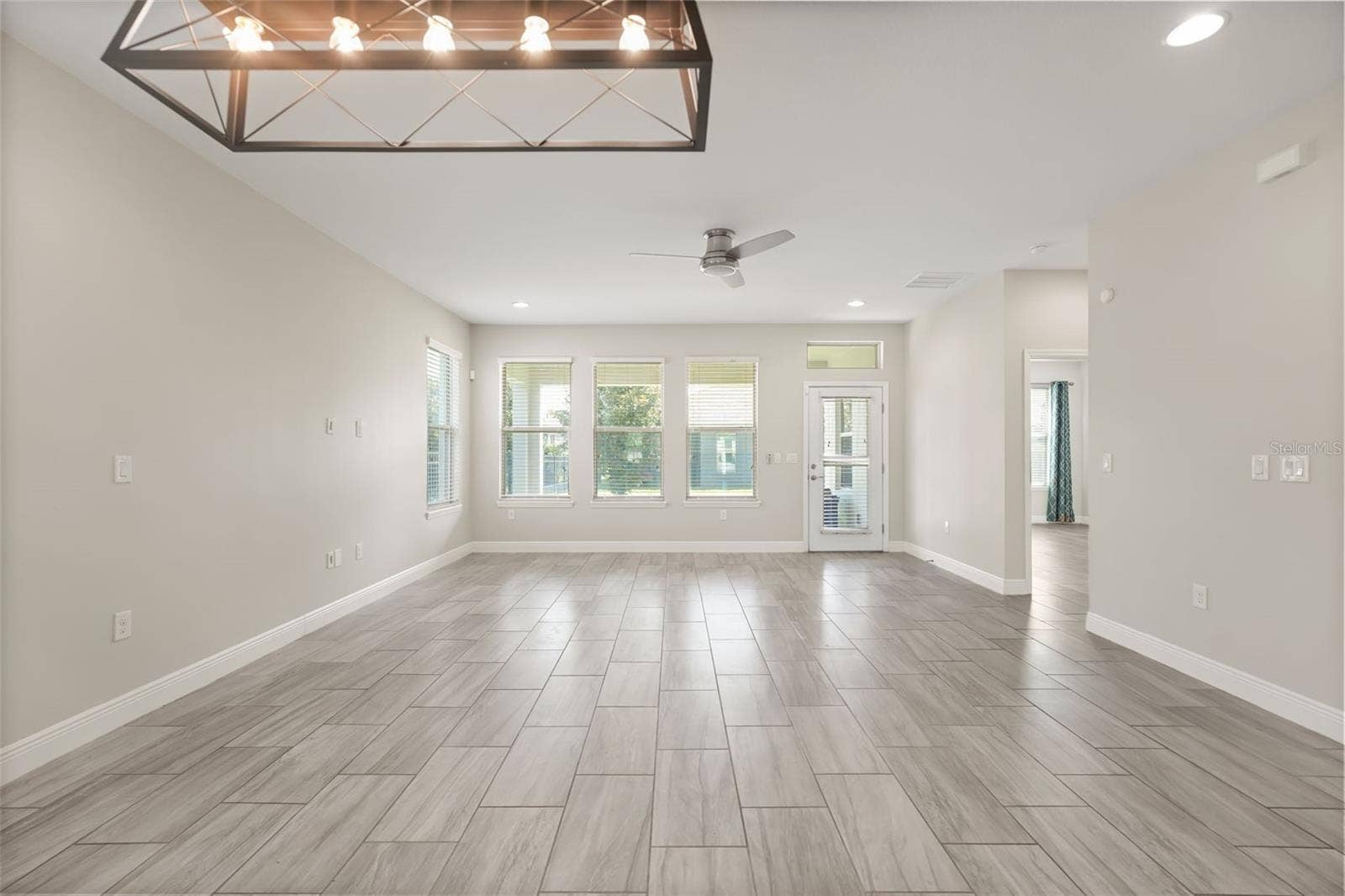 9561 WATERWAY PASSAGE DRIVE, Winter Garden, FL 34787 9561 WATERWAY PASSAGE DRIVE, Winter Garden, FL 34787