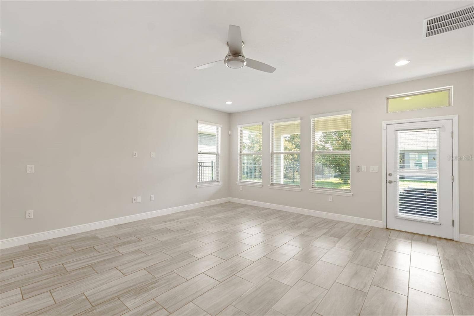 9561 WATERWAY PASSAGE DRIVE, Winter Garden, FL 34787 9561 WATERWAY PASSAGE DRIVE, Winter Garden, FL 34787