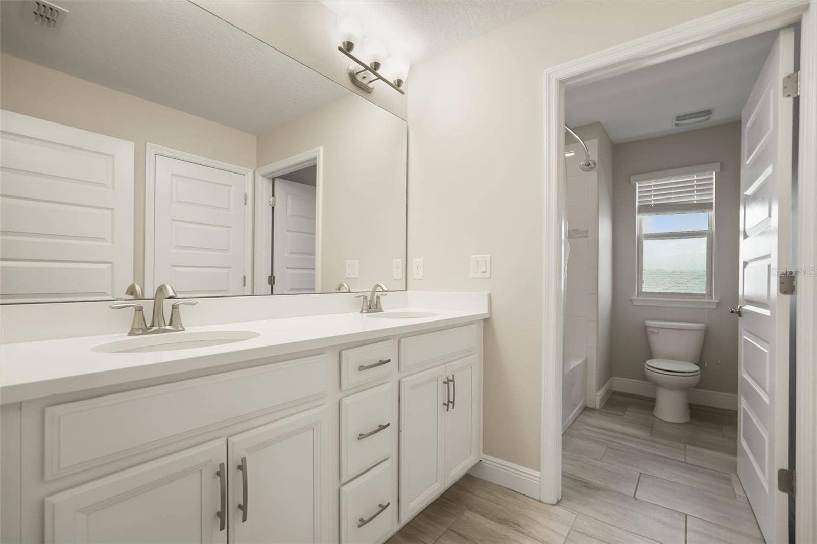 9561 WATERWAY PASSAGE DRIVE, Winter Garden, FL 34787 9561 WATERWAY PASSAGE DRIVE, Winter Garden, FL 34787