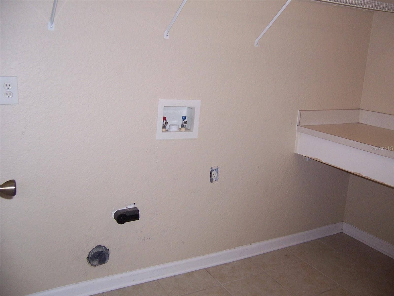 8631 GREENBANK BOULEVARD, Windermere, FL 34786 Laundry Hookups in Laundry Room