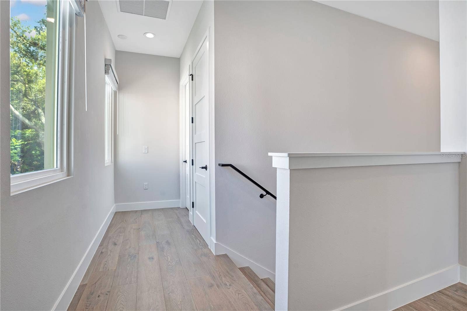 1927 S LAKEMONT AVENUE, Winter Park, FL 32792 Entry way to upstairs