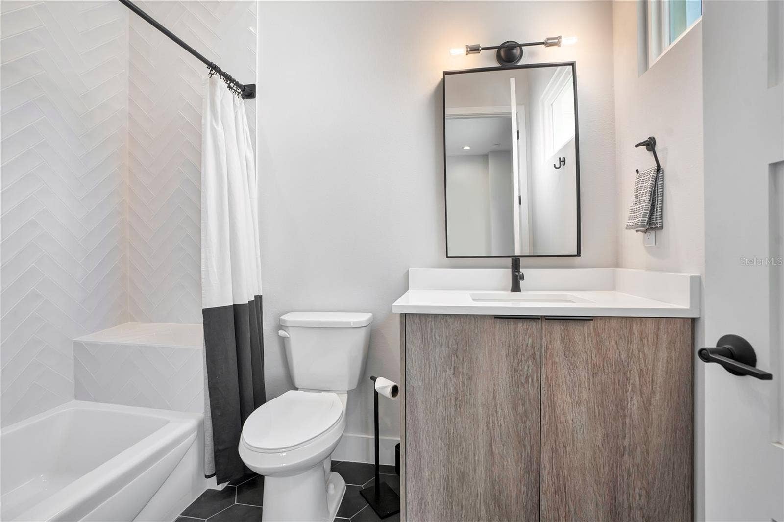 1927 S LAKEMONT AVENUE, Winter Park, FL 32792 Ensuite bath in exercise room