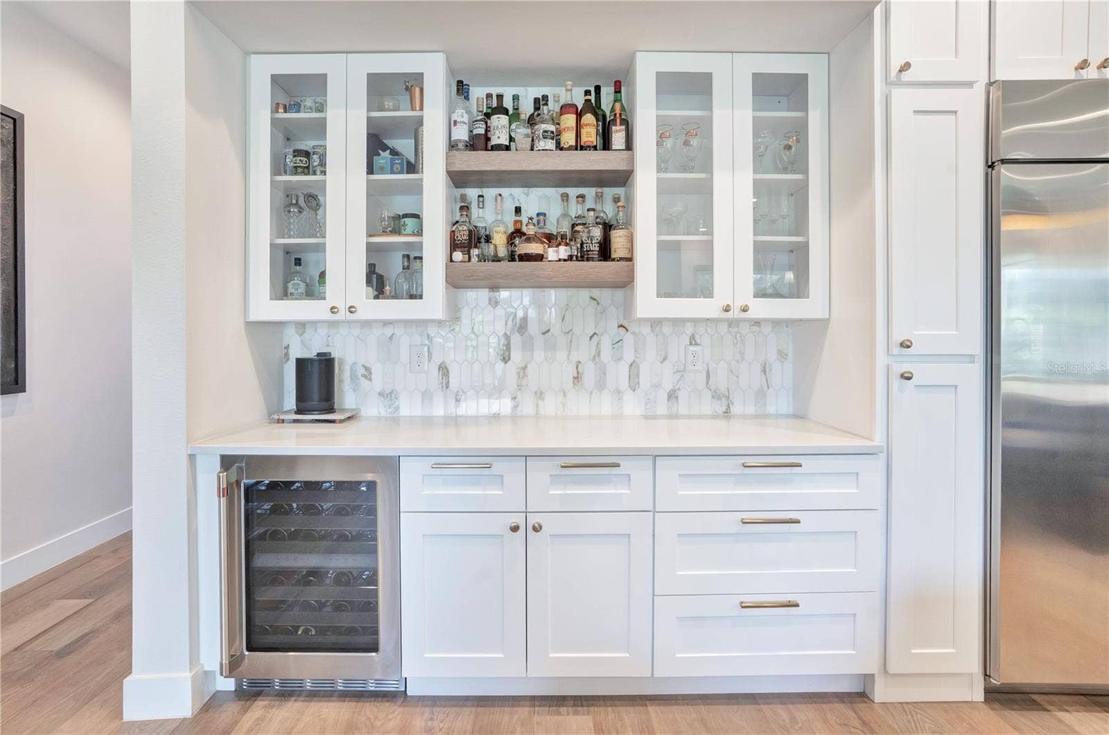 1927 S LAKEMONT AVENUE, Winter Park, FL 32792 wet bar in living room