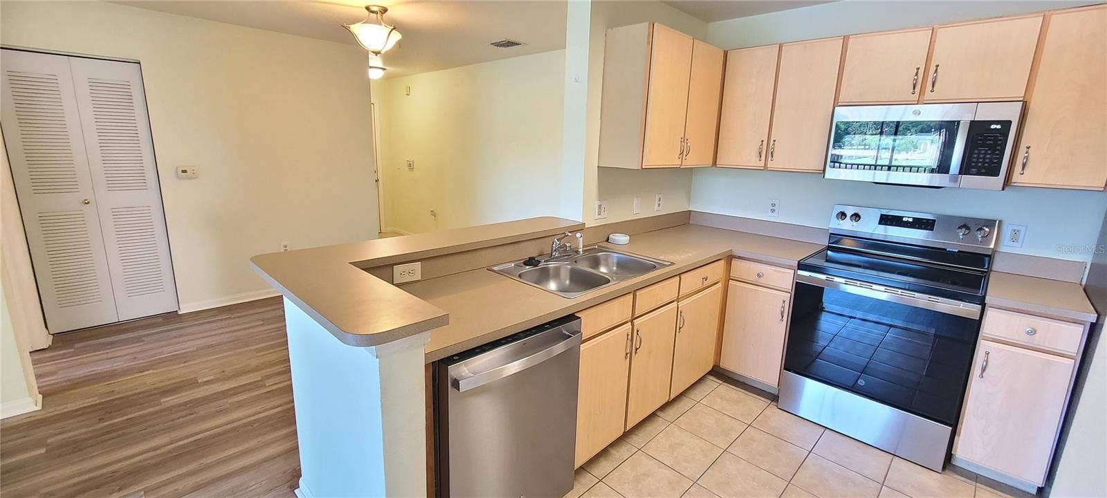 940 VILLAGE TRAIL, #4-202, Port Orange, FL 32127