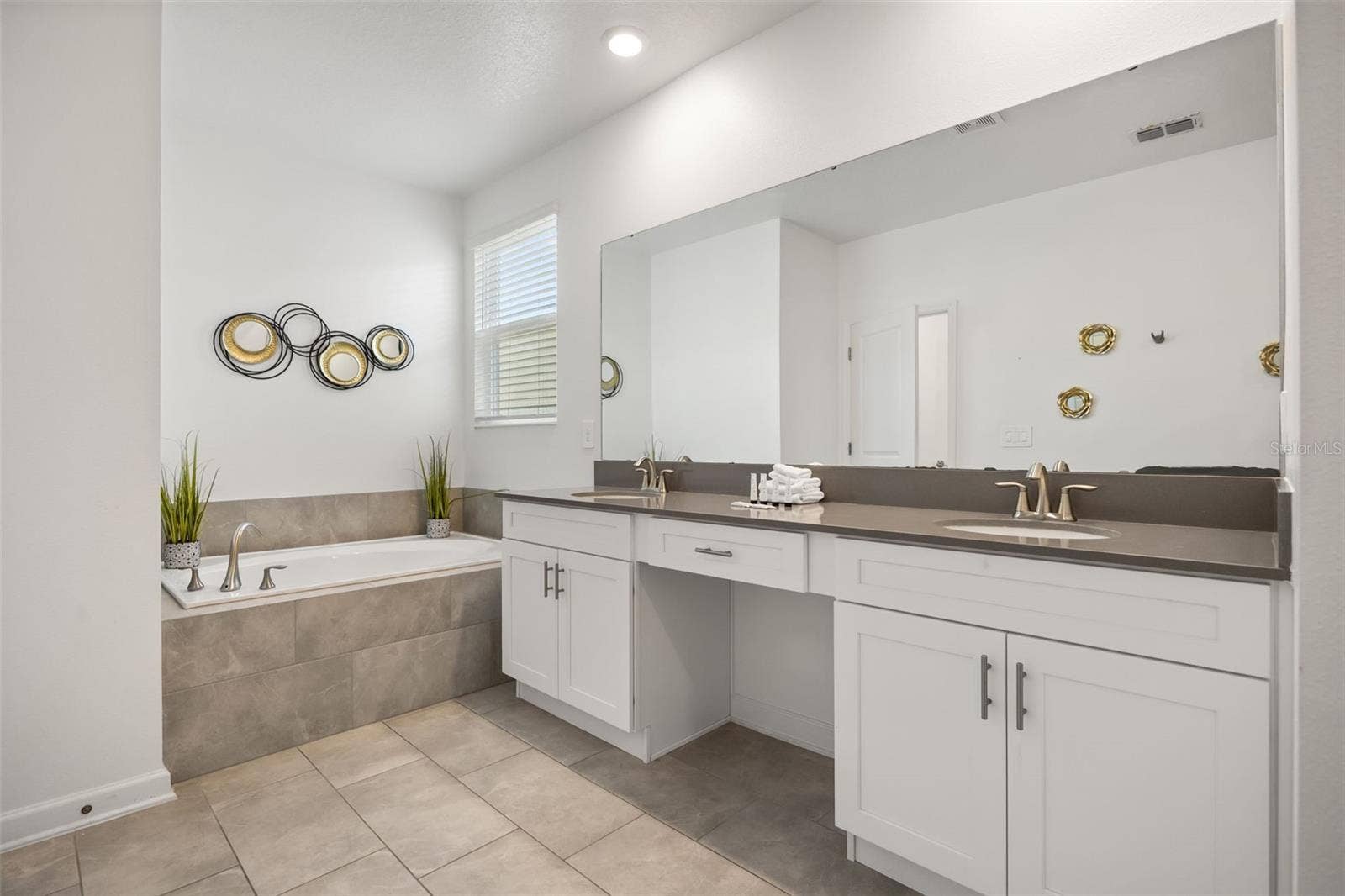 9159 SOMMERSET HILLS DRIVE, Davenport, FL 33896 9159 SOMMERSET HILLS DRIVE, Davenport, FL 33896