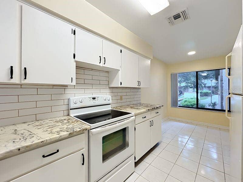 340 GOLFSIDE COVE, #340, Longwood, FL 32779 Abundance of Counterspace