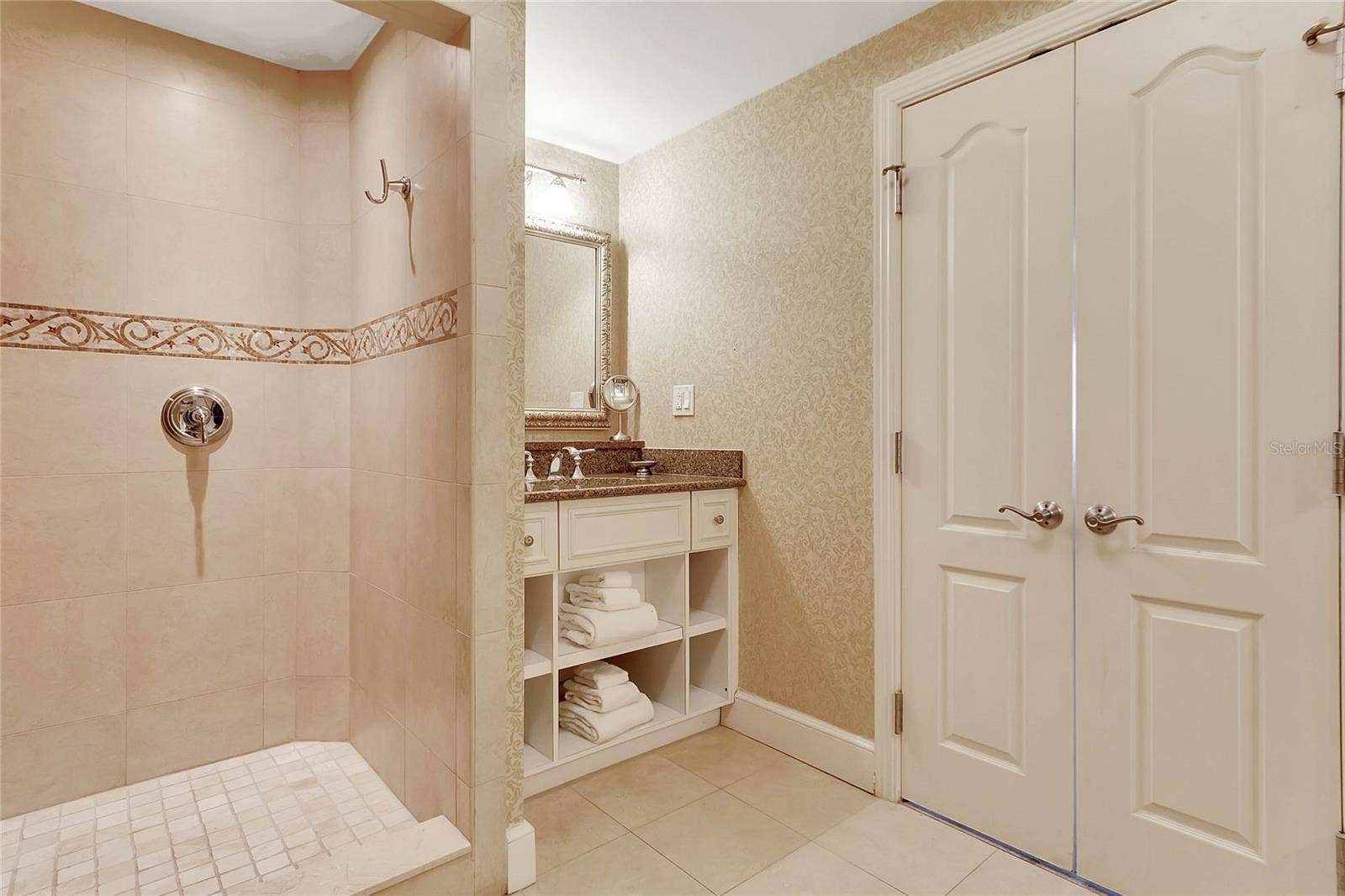 7593 GATHERING DRIVE, #504, Kissimmee, FL 34747 7593 GATHERING DRIVE, #504, Kissimmee, FL 34747
