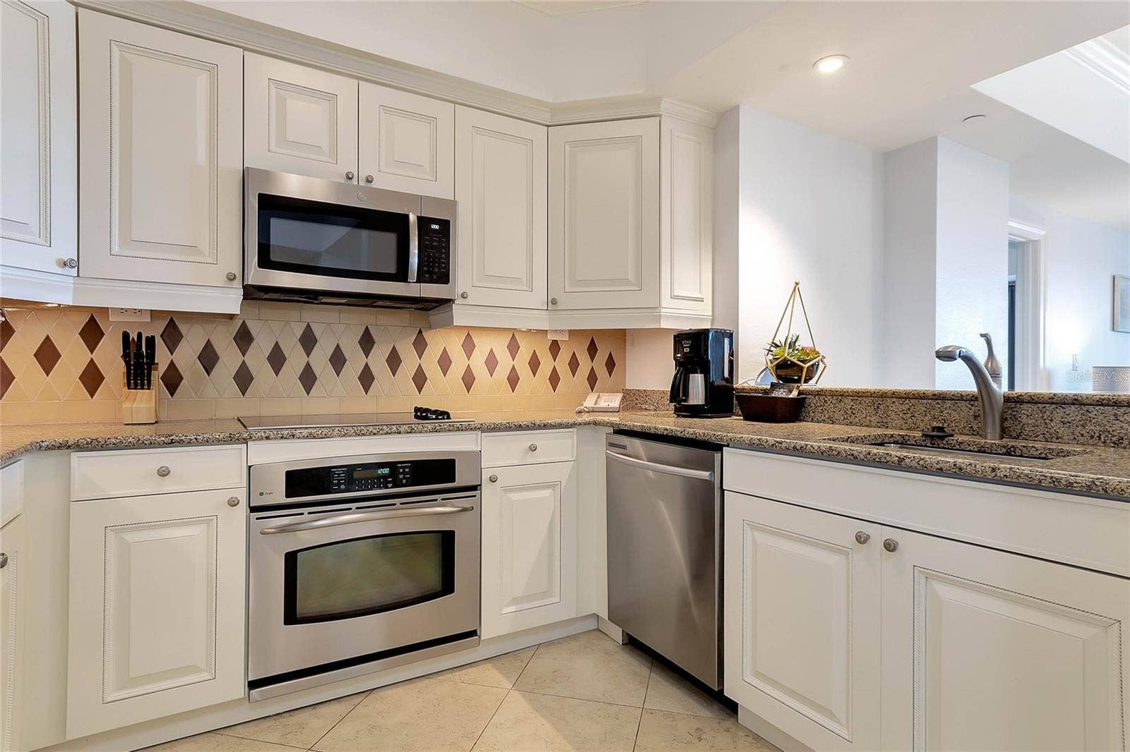 7593 GATHERING DRIVE, #504, Kissimmee, FL 34747 7593 GATHERING DRIVE, #504, Kissimmee, FL 34747