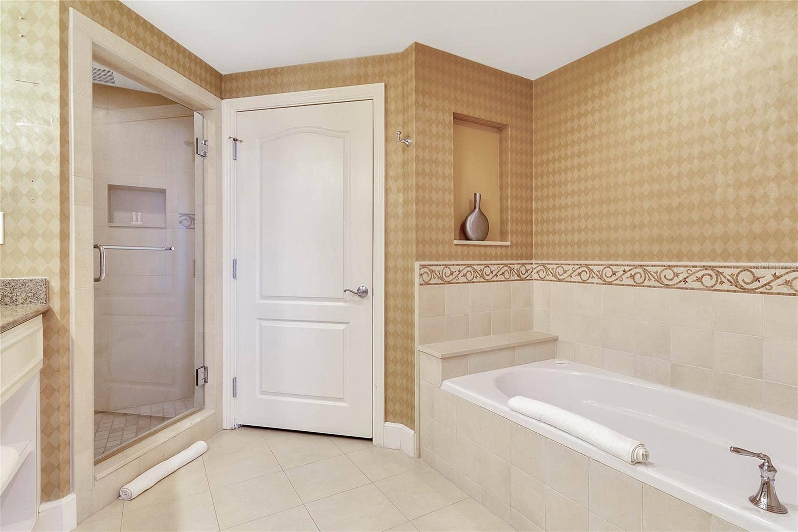 7593 GATHERING DRIVE, #504, Kissimmee, FL 34747 7593 GATHERING DRIVE, #504, Kissimmee, FL 34747