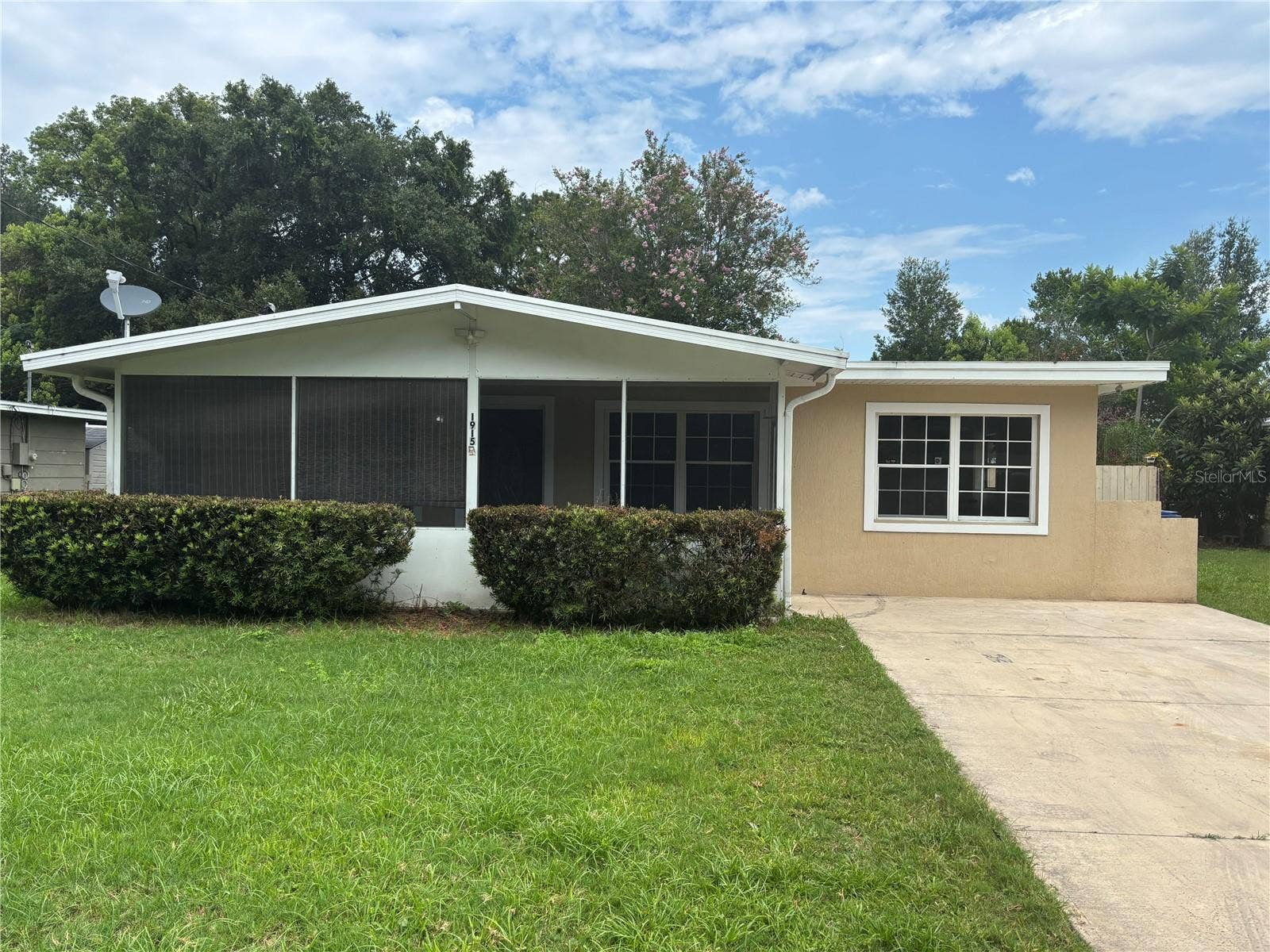 1915 WEEKS AVENUE, Orlando, FL 32806 1915 WEEKS AVENUE, Orlando, FL 32806