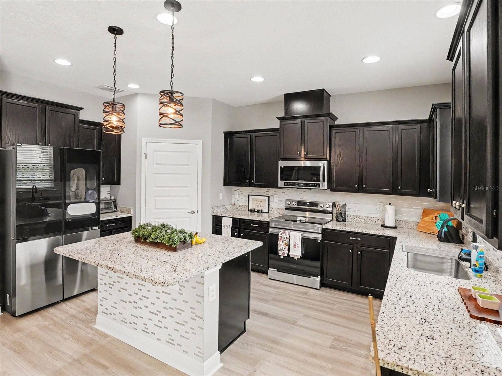 9572 WATERWAY PASSAGE DRIVE, Winter Garden, FL 34787 9572 WATERWAY PASSAGE DRIVE, Winter Garden, FL 34787