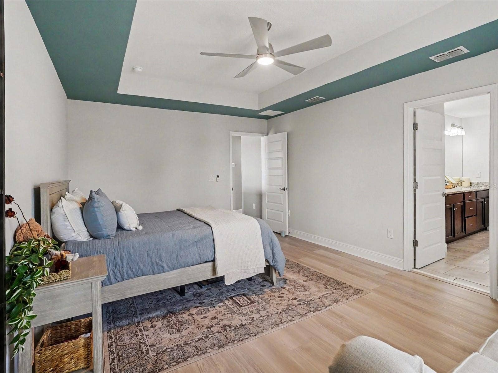 9572 WATERWAY PASSAGE DRIVE, Winter Garden, FL 34787 9572 WATERWAY PASSAGE DRIVE, Winter Garden, FL 34787