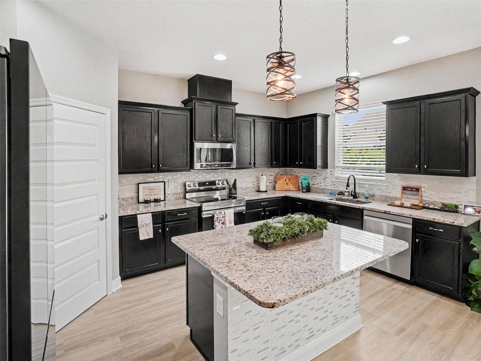 9572 WATERWAY PASSAGE DRIVE, Winter Garden, FL 34787 9572 WATERWAY PASSAGE DRIVE, Winter Garden, FL 34787