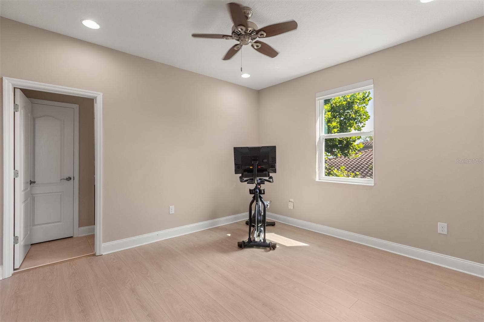 16038 JOHNS LAKE OVERLOOK DRIVE, Winter Garden, FL 34787 16038 JOHNS LAKE OVERLOOK DRIVE, Winter Garden, FL 34787
