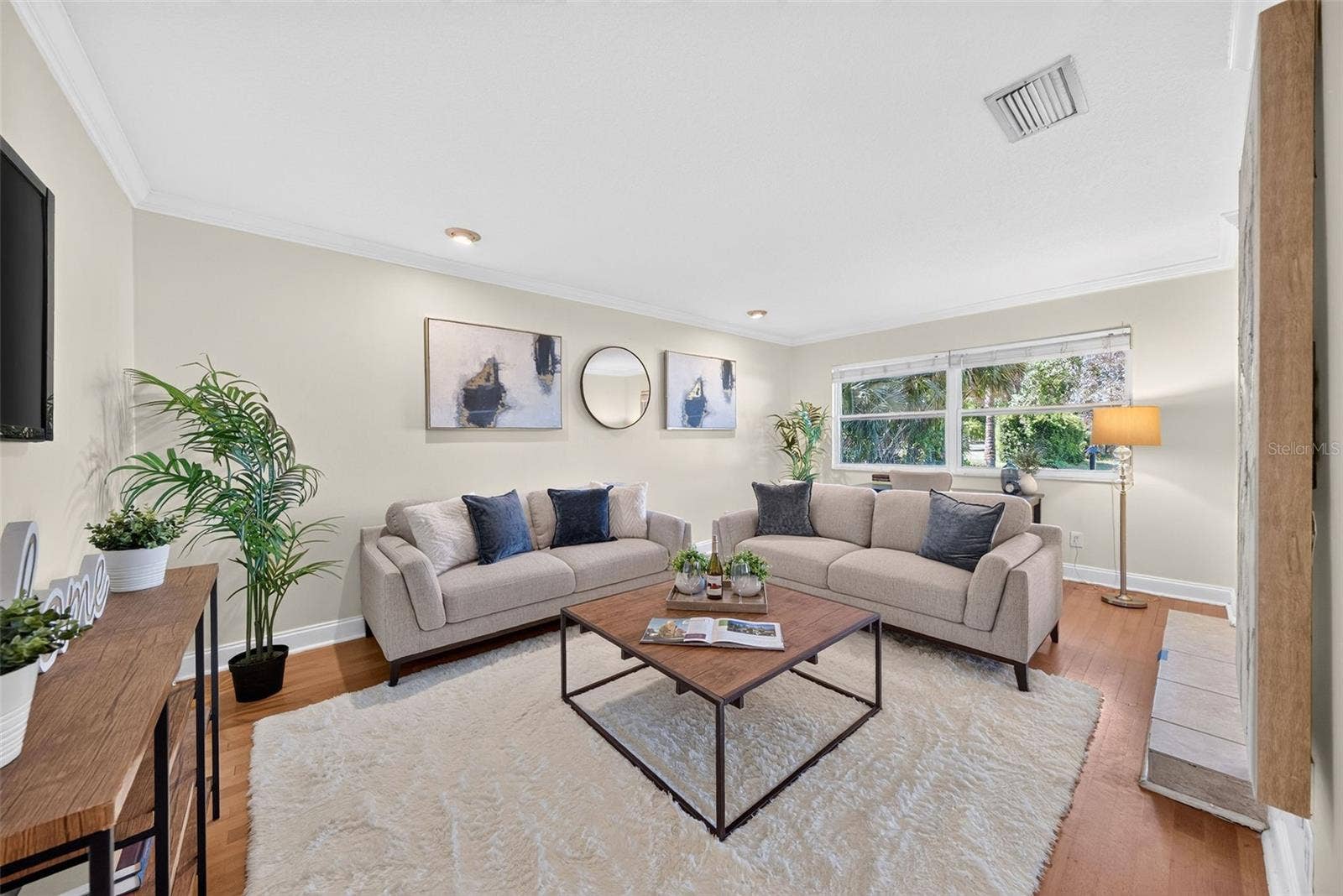943 FAIRWAY DRIVE, Winter Park, FL 32792 Living Room19'x13'