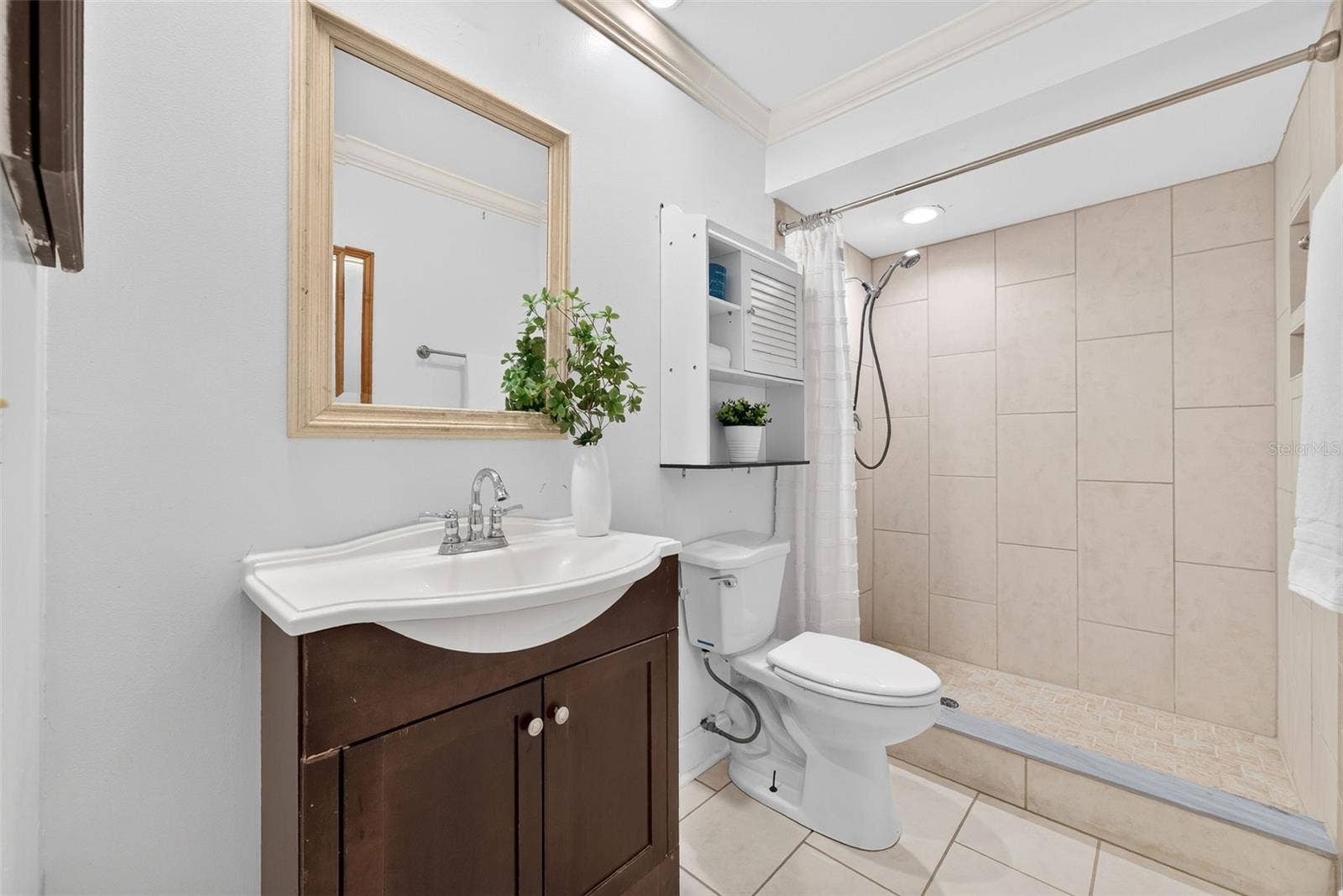 943 FAIRWAY DRIVE, Winter Park, FL 32792 Hall Bathroom