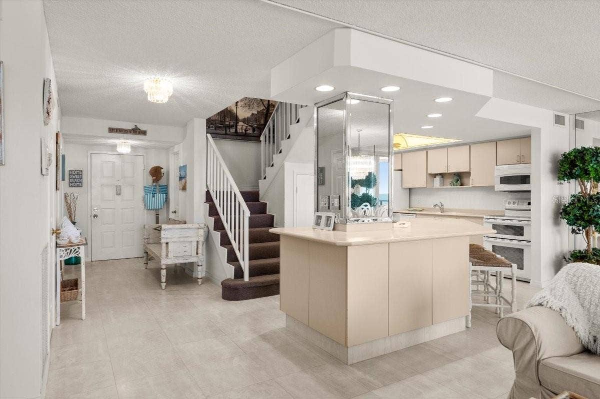 901 S ATLANTIC AVENUE, #PH3, Ormond Beach, FL 32176 901 S ATLANTIC AVENUE, #PH3, Ormond Beach, FL 32176