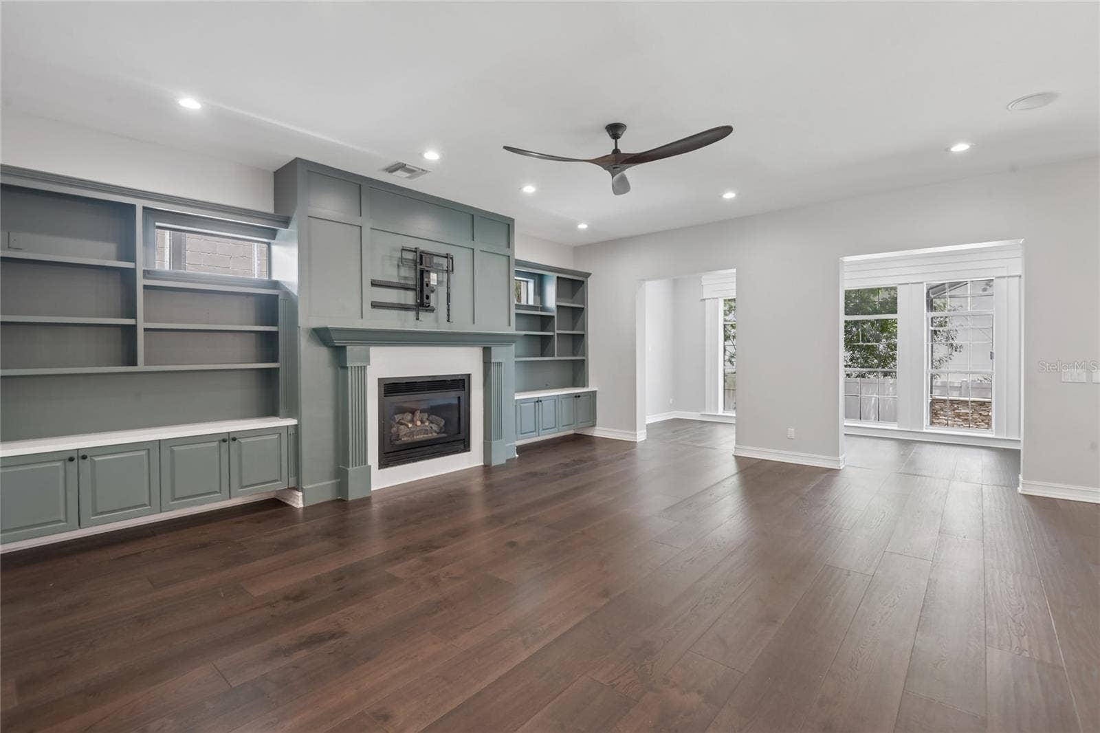 5105 W NEPTUNE WAY, Tampa, FL 33609 5105 W NEPTUNE WAY, Tampa, FL 33609