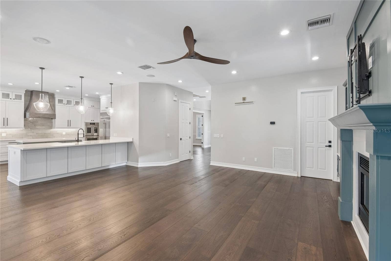 5105 W NEPTUNE WAY, Tampa, FL 33609 5105 W NEPTUNE WAY, Tampa, FL 33609