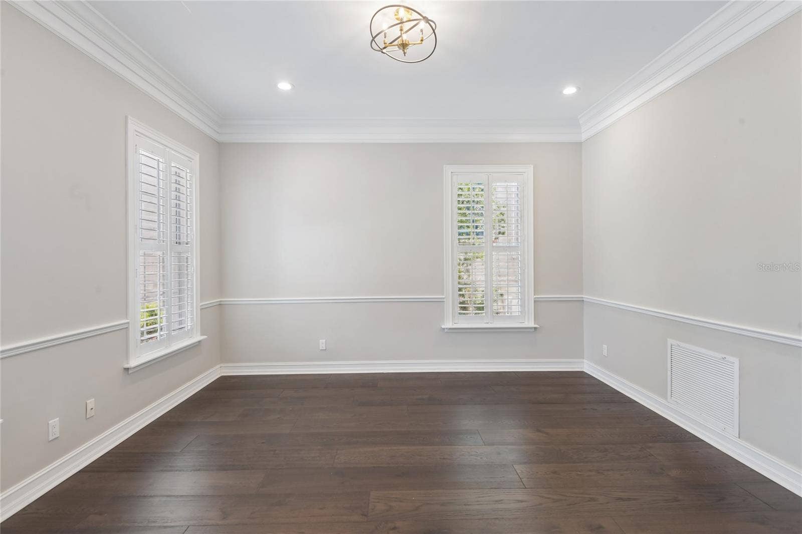 5105 W NEPTUNE WAY, Tampa, FL 33609 5105 W NEPTUNE WAY, Tampa, FL 33609