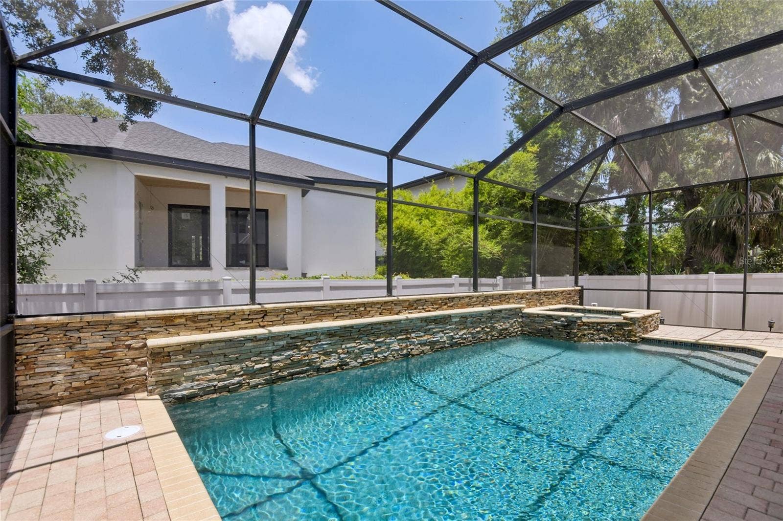 5105 W NEPTUNE WAY, Tampa, FL 33609 5105 W NEPTUNE WAY, Tampa, FL 33609